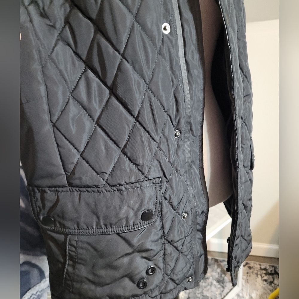 Fried Black Quilted Vest With Leather Shoulder Details  Medium - Picture 2 of 6